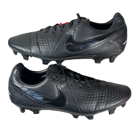 Nike CTR360 Maestri III FG “Lights Out”