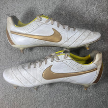 Load image into Gallery viewer, Nike Tiempo Legend IV SG
