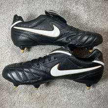 Load image into Gallery viewer, Nike Tiempo Legend III SG
