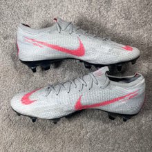 Load image into Gallery viewer, Nike Mercurial Vapor 12 SG-PRO
